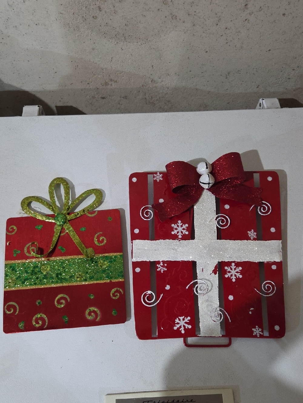 Festive Red & Green Gift Decorations - Set of 2